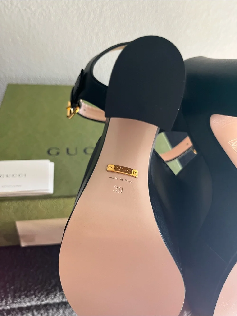 NEW Gucci Black Leather Platform Sandals with Gold Horsebit Detail EU 39